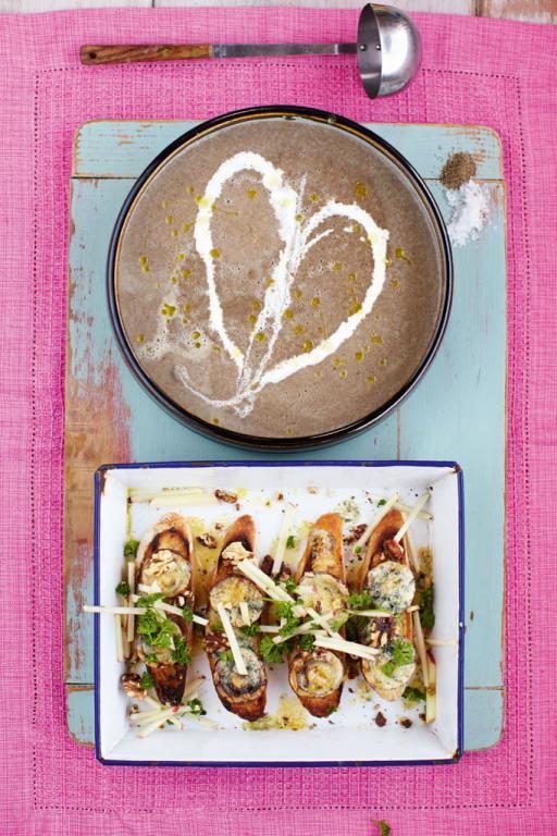 Mushroom soup with stilton, apple & walnut croûtes